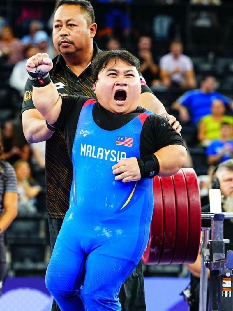 An athlete celebrate his win